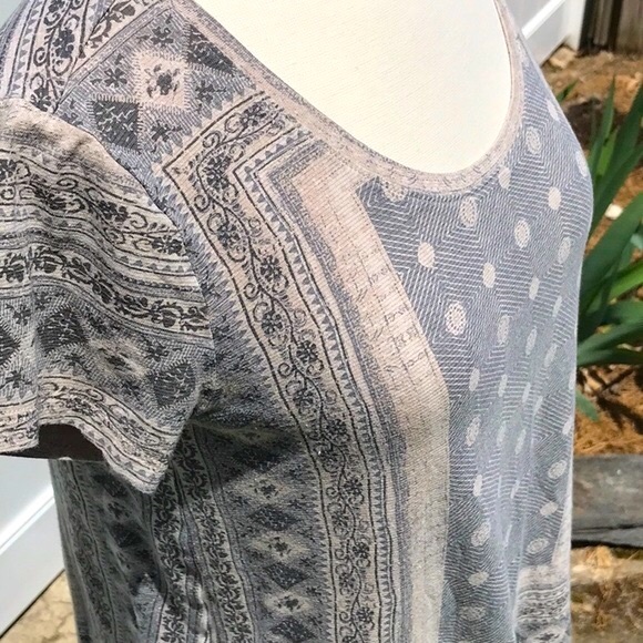Lucky 🍀 Brand Scoop Neck Short Sleeve Blue/Gray/Tan PrintT Shirt Size Medium - Picture 4 of 14